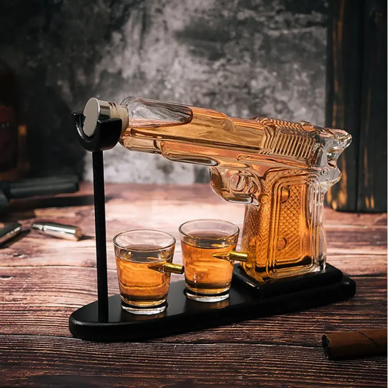 Sticla pistol, suport lemn cu 2 pahare